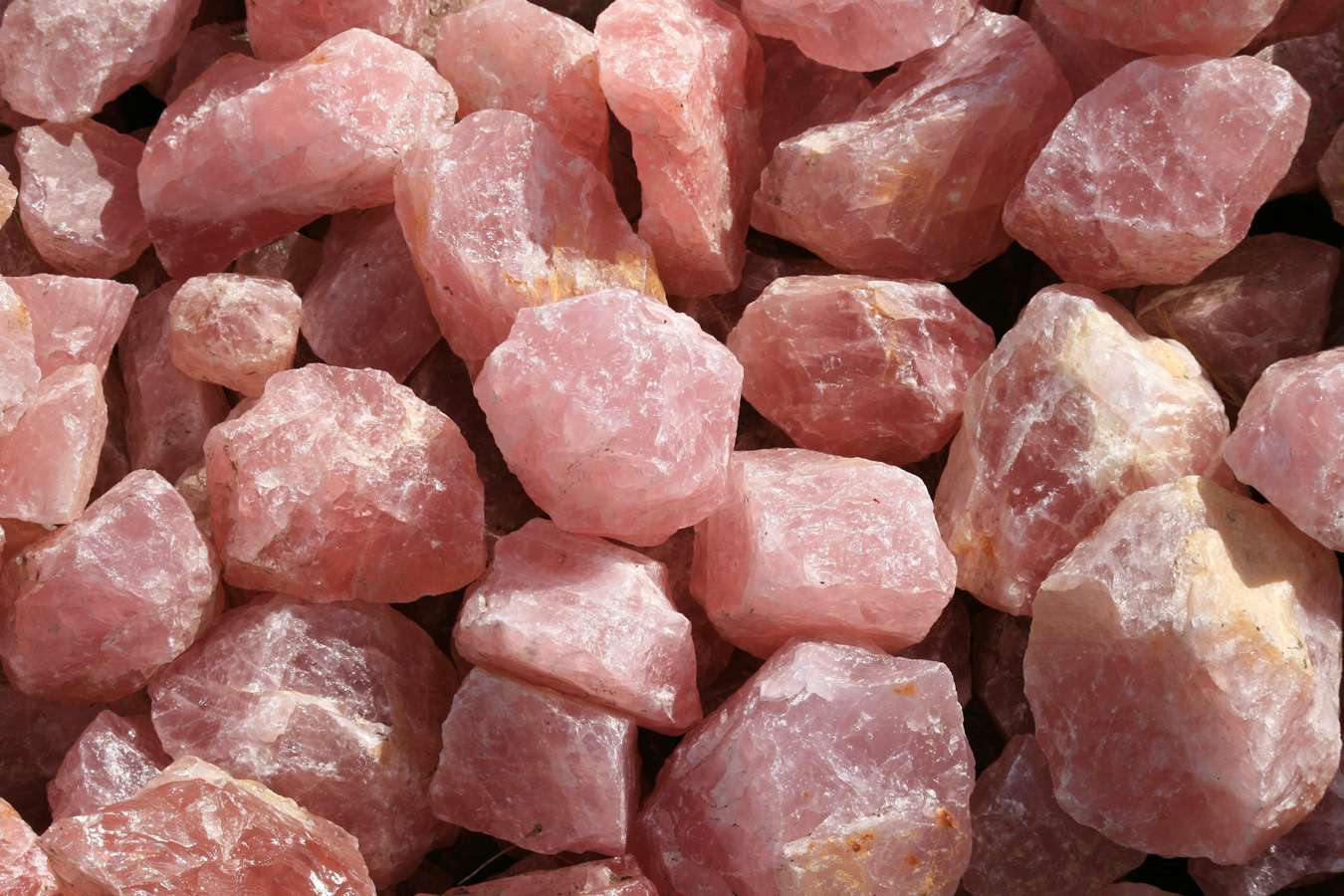 Raw rose quartz